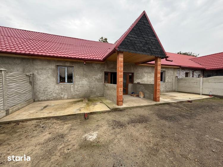 Casă cu 4 camere cu Teren 780 Mp în Tichilești