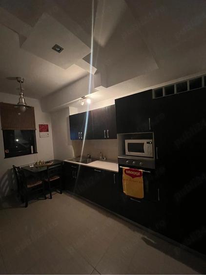 Apartament cu 3 camere decomandat în Exterior Vest