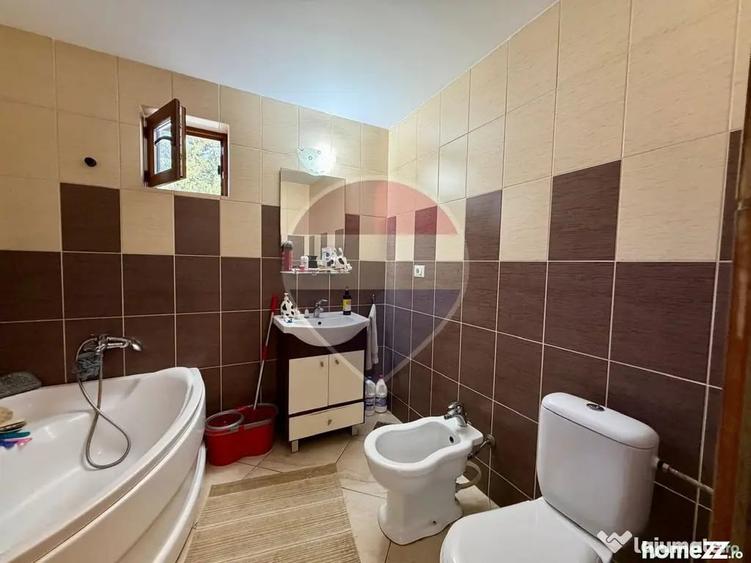 Casă cu 4 camere cu Teren 720 Mp în Vânători