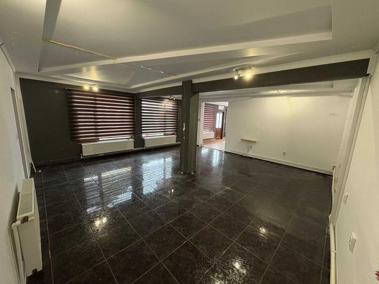 Spațiu comercial, de 180 mp, în Valu lui Traian