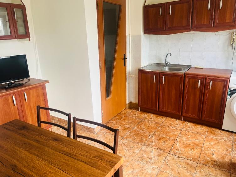 Apartament cu 2 camere semidecomandat în Micro 6