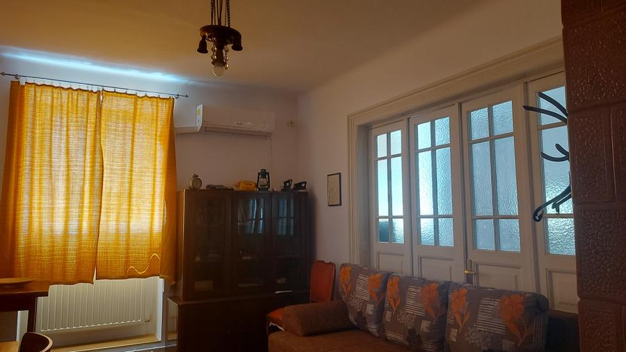 Apartament cu 4 camere decomandat în Națiunile Unite