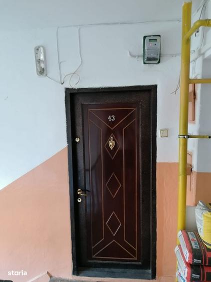 Apartament cu 3 camere în Tineretului