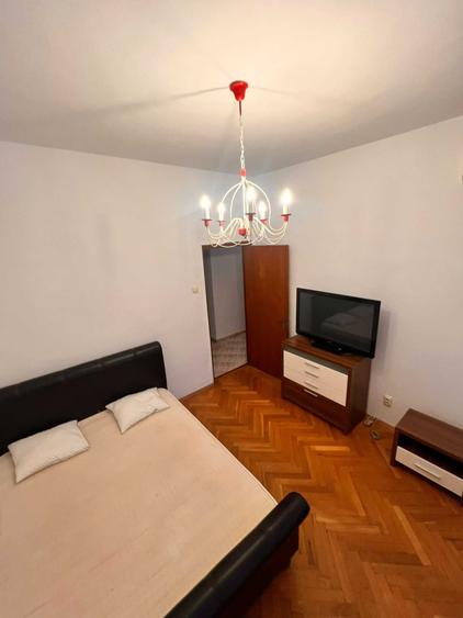Apartament cu 4 camere decomandat în Arcul de Triumf