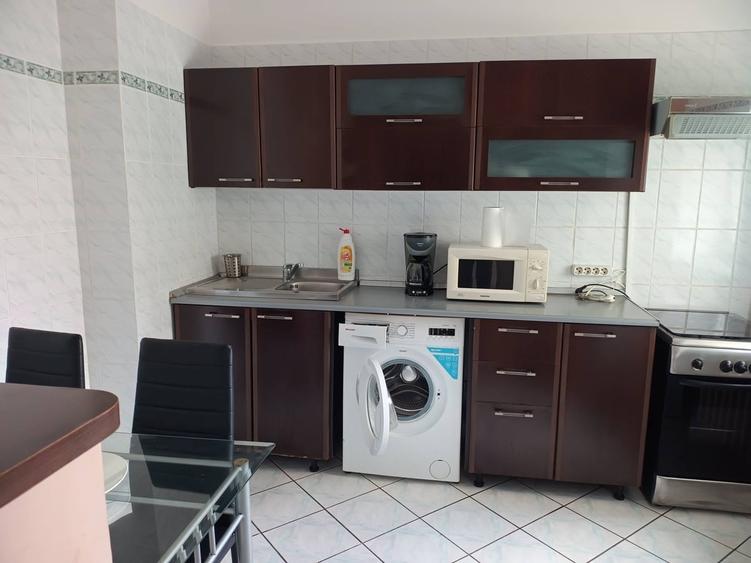 Apartament semidecomandat în 13 Septembrie