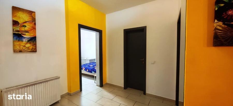 Apartament cu 4 camere decomandat, mobilat în Central