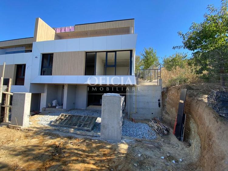 Duplex cu 4 camere cu Canalizare în Europa