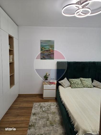 Apartament cu 3 camere în Podu Roș