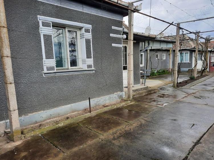 Casă cu 5 camere în Tulca