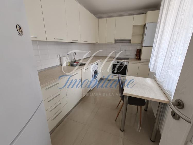 Apartament cu 3 camere decomandat, mobilat în Florești