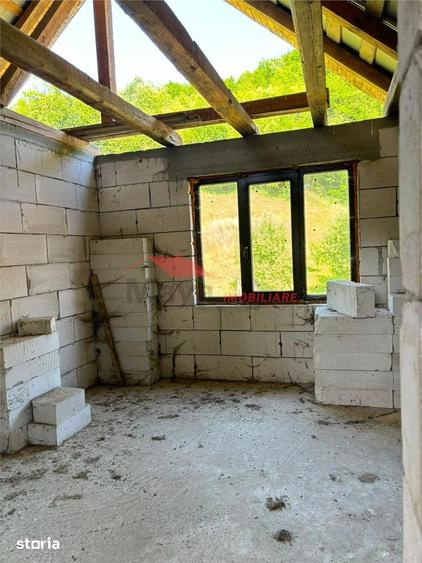 Casă cu 3 camere cu Teren 900 Mp în Târlișua