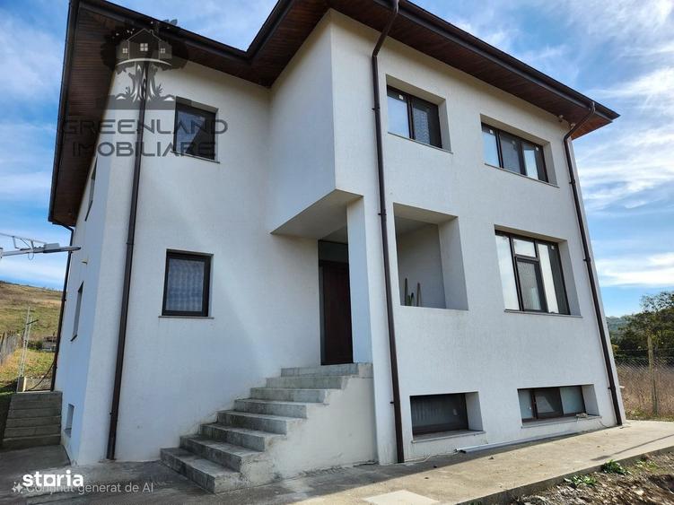 Casă cu 4 camere decomandat în Dorobanț