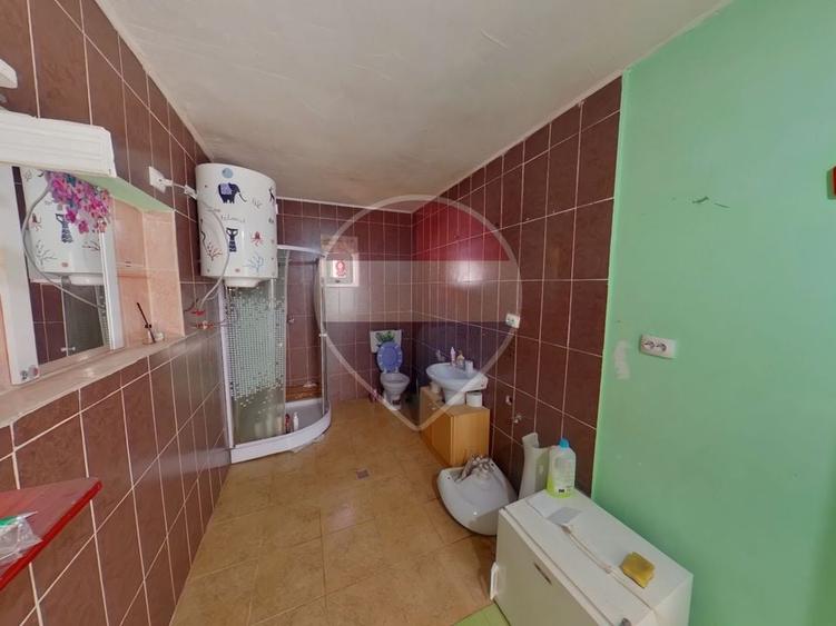 Casă individuală cu 6 camere cu Teren 722 Mp în Crăciunești