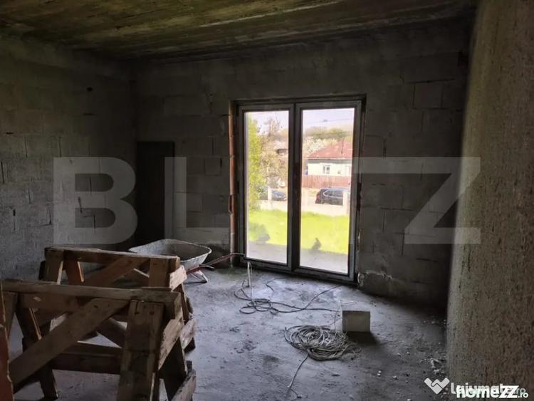 Casă cu 7 camere cu Teren 1607 Mp în Central