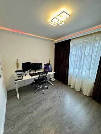 Apartament cu 3 camere decomandat în Florești