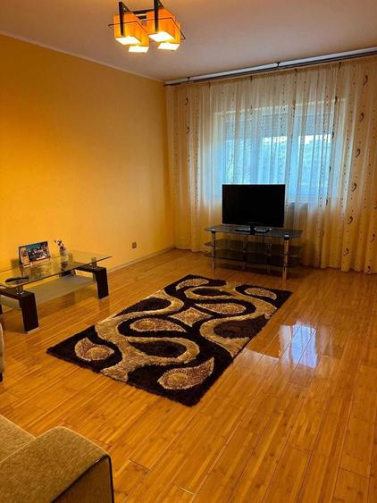 Apartament cu 2 camere decomandat în Micro 20