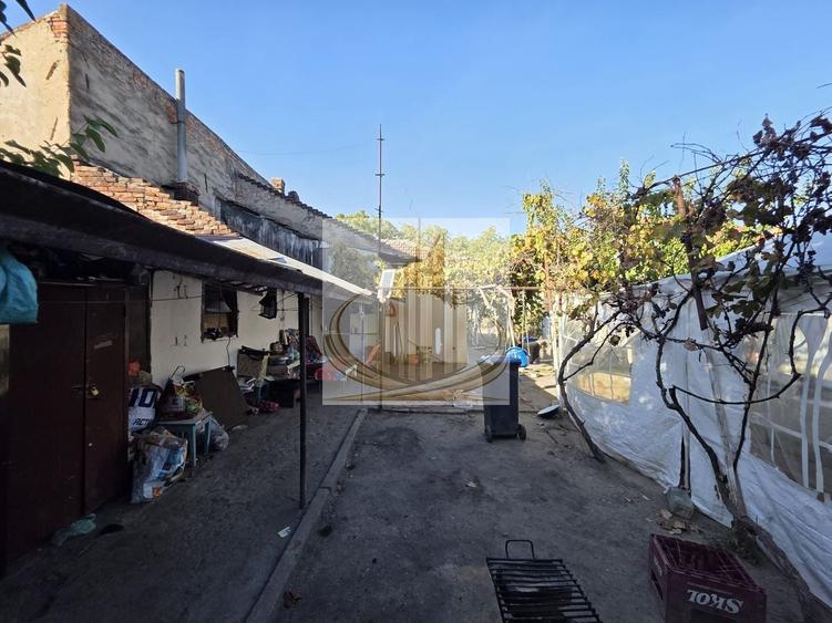 Casă individuală cu 3 camere cu Canalizare în Dorobanților