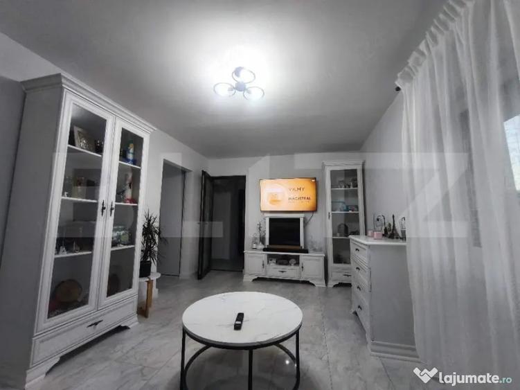 Apartament cu 3 camere semidecomandat în IAR