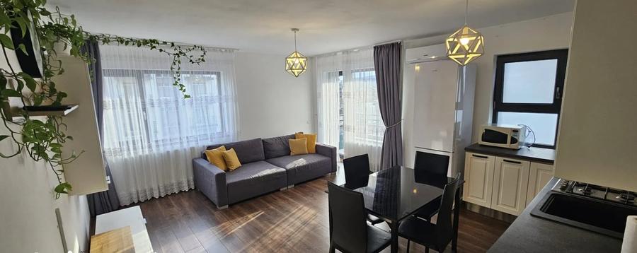Apartament cu 3 camere semidecomandat, mobilat în Florești — fotografia 1