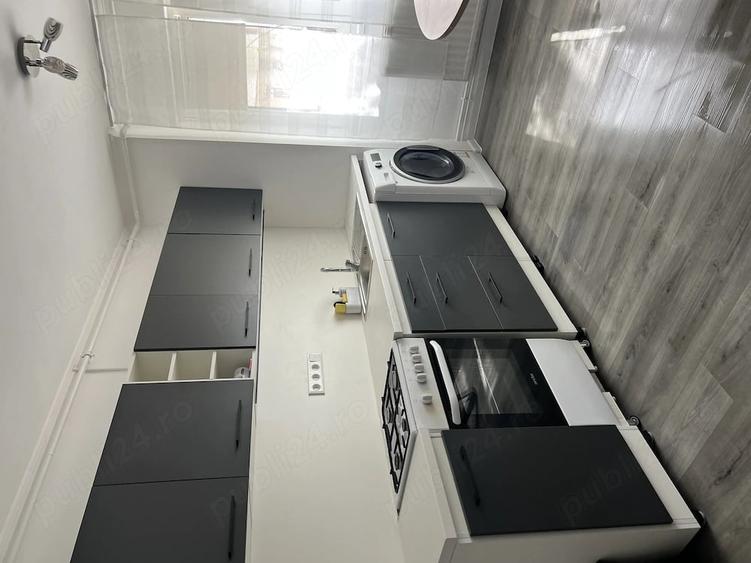 Apartament cu 3 camere decomandat în Exterior Vest