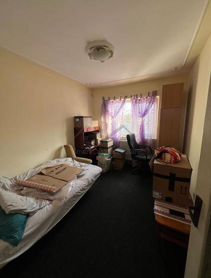 Apartament cu 3 camere decomandat, mobilat în Nicolina