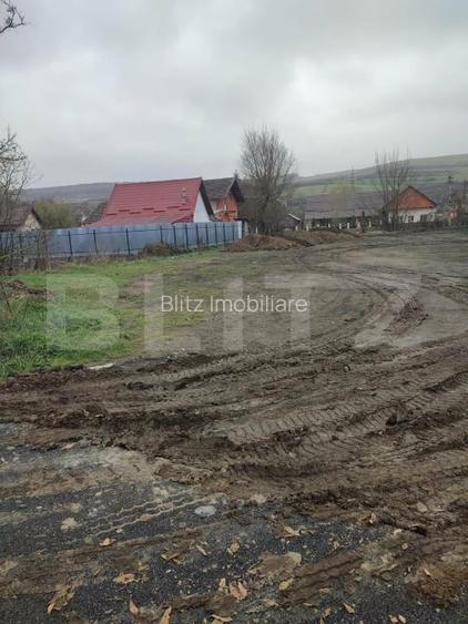 Teren intravilan, 3000 mp, zona Madaras