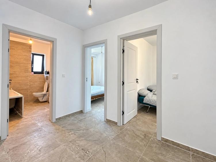Casă individuală cu 4 camere cu Teren 475 Mp în Central