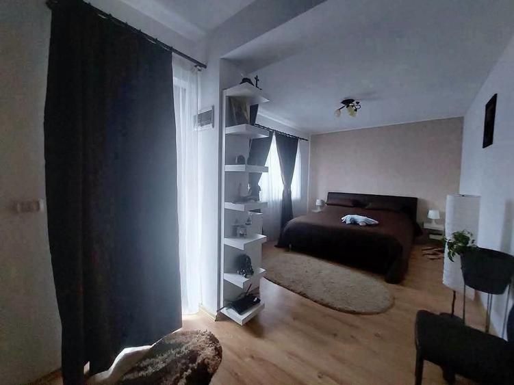Casă individuală cu 5 camere cu Canalizare în Dobroești