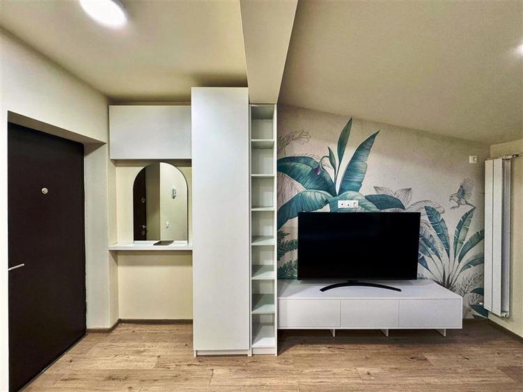 Apartament cu 3 camere decomandat, mobilat în P-ța Mihai Viteazu