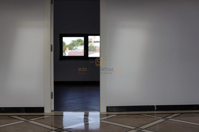 Apartament cu 7 camere decomandat în Parcul Carol