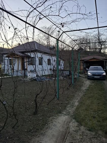 Casă cu 3 camere cu Teren 800 Mp în Valea