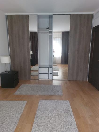 Apartament cu 3 camere semidecomandat, mobilat în Kiseleff