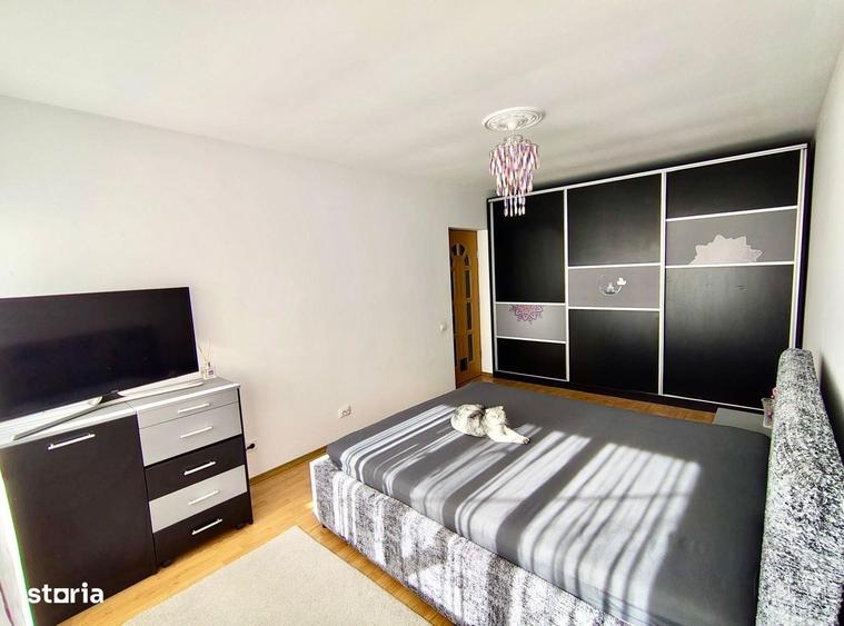 Casă cu 4 camere cu Teren 30 Mp în Apărătorii Patriei