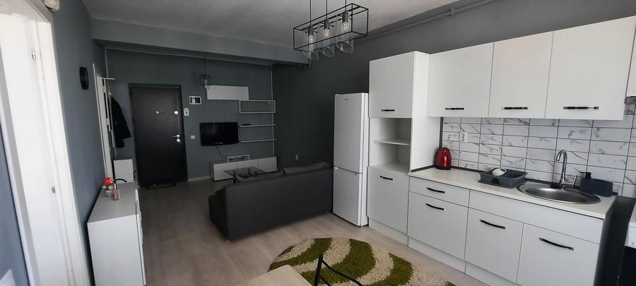 Apartament cu 2 camere semidecomandat în Florești