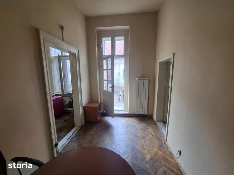 Apartament cu 4 camere în Central