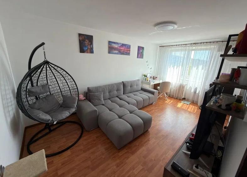 Apartament cu 3 camere decomandat în Olteniței