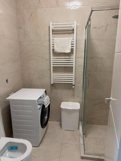Apartament cu 4 camere decomandat în Sat Vacanță