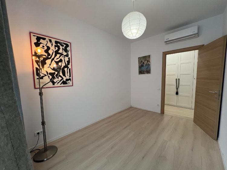Apartament cu 3 camere decomandat în Floreasca