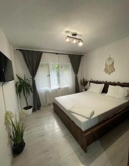 Apartament cu 3 camere decomandat în Baicului