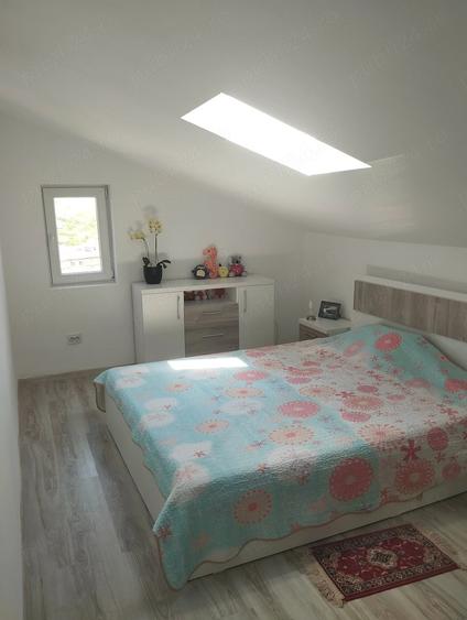 Apartament cu 3 camere semidecomandat în Câmpului