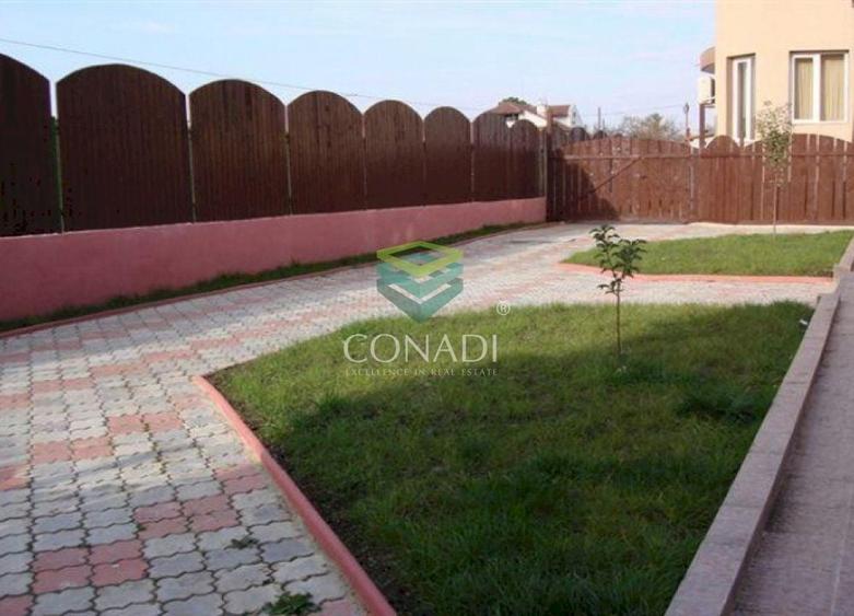 Casă individuală cu 10 camere cu Canalizare în Băneasa