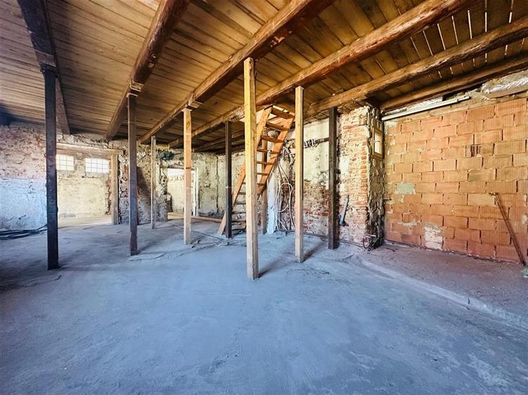 Casă cu 2 camere cu Teren 100 Mp în Ultracentral