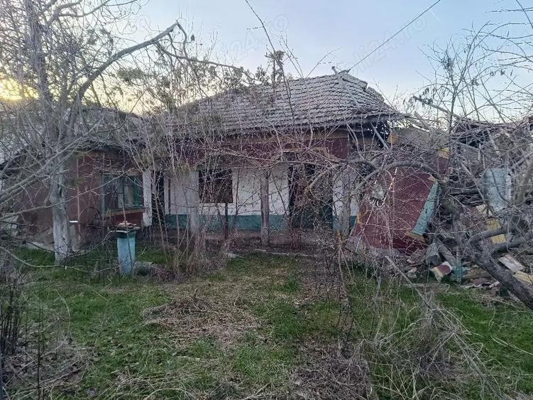 Teren de 811 mp, în Căscioarele