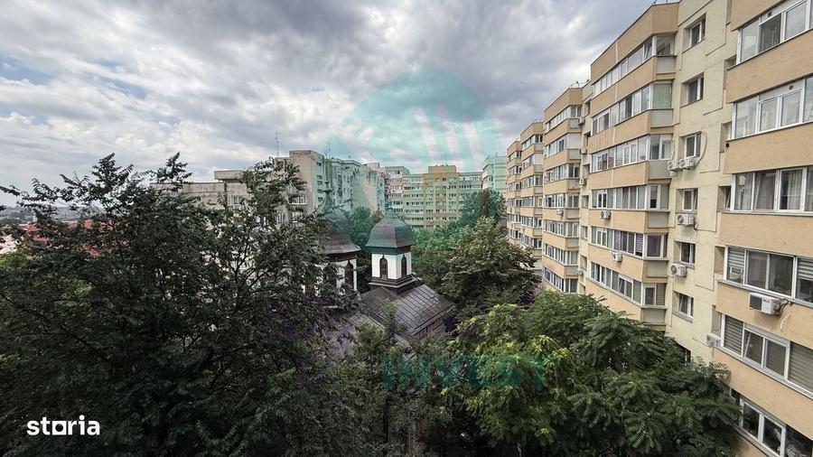 Apartament cu 3 camere semidecomandat în Lacul Tei