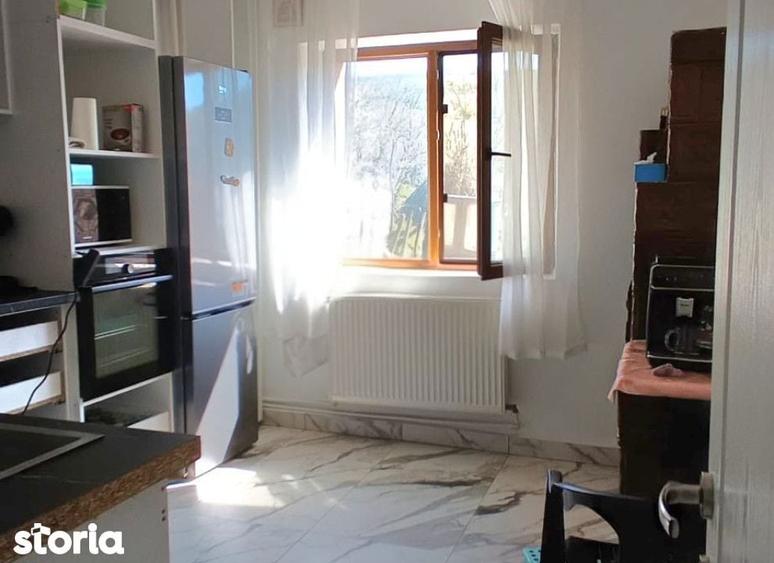 Casă cu 5 camere cu Teren 6381 Mp în Bârnova