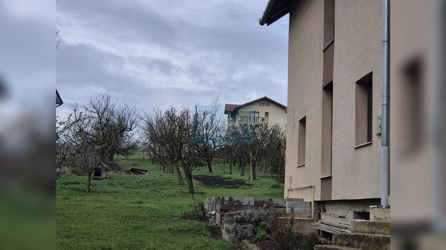 Casă cu 6 camere cu Canalizare în Dezmir
