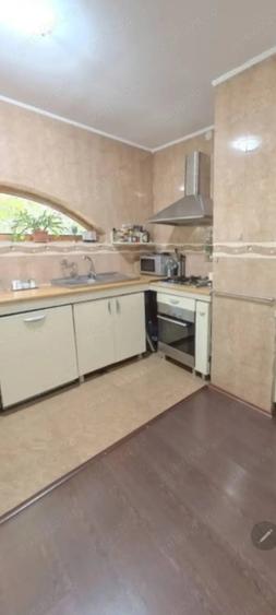 Casă cu 6 camere cu Teren 500 Mp în Năvodari Tabără