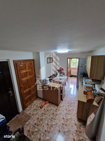 Apartament cu 2 camere decomandat în Lipovei