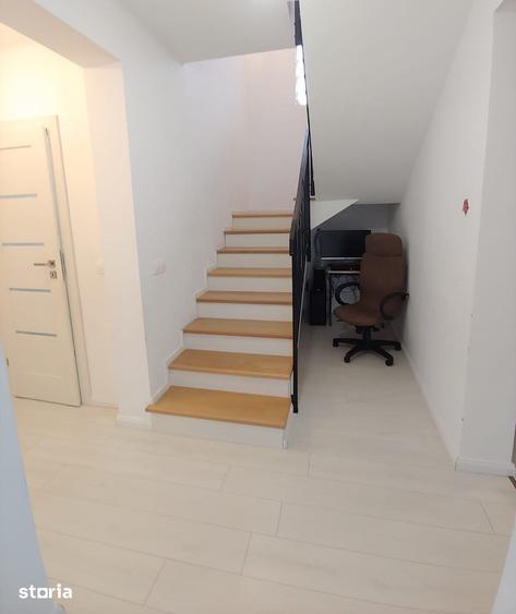 Casă cu 5 camere cu Teren 909 Mp în Sângeorgiu de Mureș