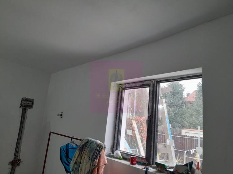 Casă cu 2 camere în Roșu